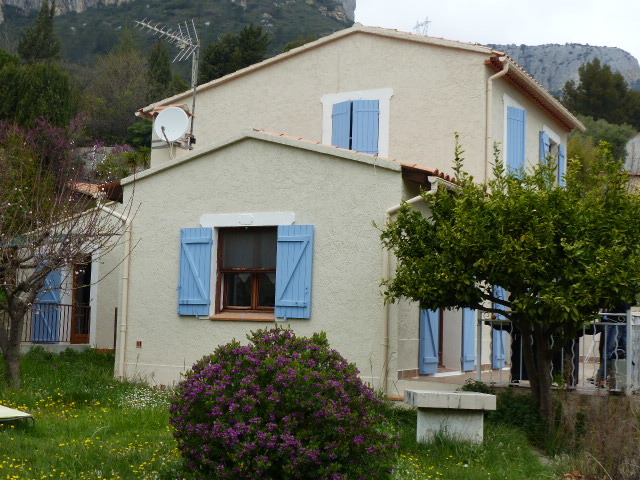 Maison-Villa - LE REVEST LES EAUX