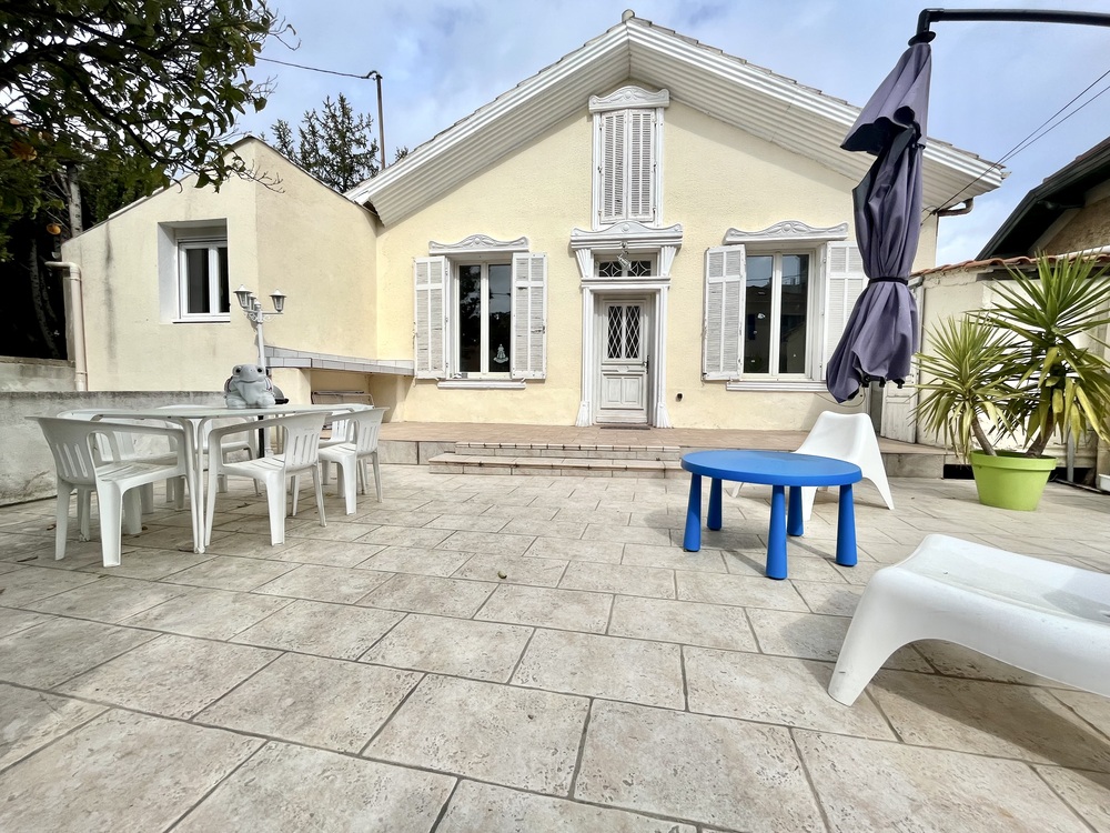 Maison-Villa - LA SEYNE SUR MER