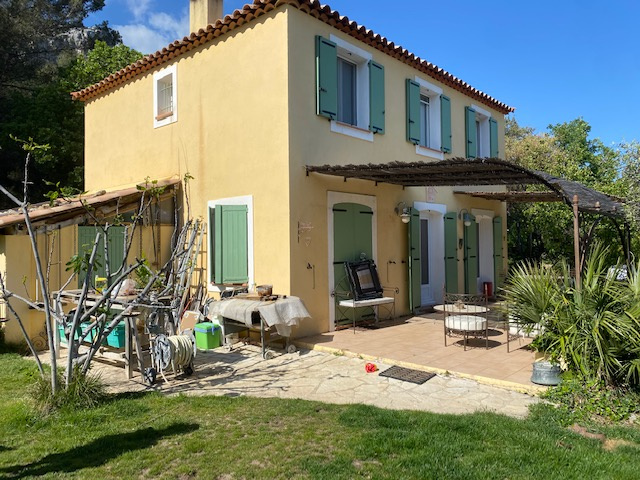 Maison-Villa - Le Revest-les-Eaux